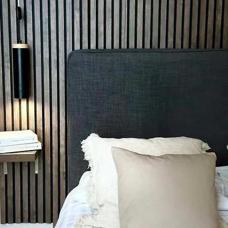 Apartment Renovated Champs-elysees Retreat Paris