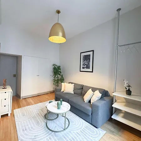 Apartment Renovated Champs-elysees Retreat
